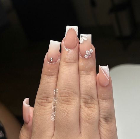 Cute Short Acrylic Nails 3d Flowers, Deep French Tip Nails With Design, Short Acrylic Nails White And Pink, White Frenchies Nails Short, Clear White Short Nails, Nails For Graduation Short, Short Tan Acrylic Nails, Acrylic Flower Nails Short, Short Acrylic Nails With Flower Design