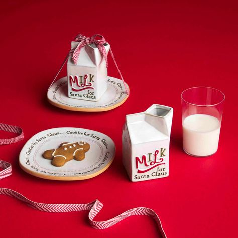 Milk And Cookies For Santa, Leave Cookies, Milk For Santa, Cookies For Santa Plate, Holiday Traditions Family, Christmas Pie, Christmas Eve Traditions, Cookies And Milk, Cookie Plate