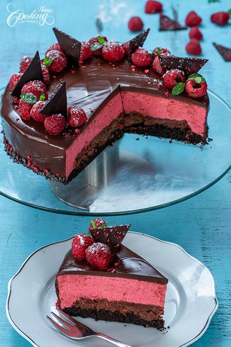 Chocolate Raspberry Mousse, Chocolate Raspberry Mousse Cake, Raspberry Mousse Cake, Patisserie Fine, Mousse Cake Recipe, Raspberry Desserts, Raspberry Mousse, Raspberry Recipes, Raspberry Cake