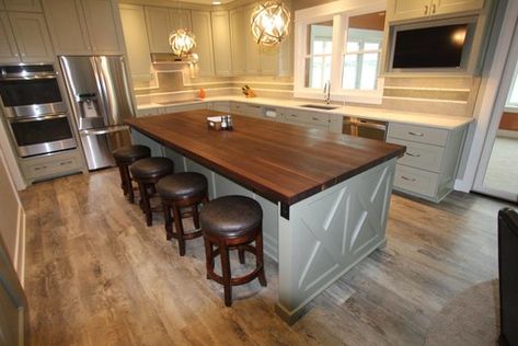 Kitchen Island Vintage, Images Of Kitchen Islands, Antique Kitchen Island, Butcher Block Kitchen Island, Kitchen Island With Stove, Diy Butcher Block, Antique Kitchen Cabinets, Butcher Block Island Kitchen, Diy Kitchen Table