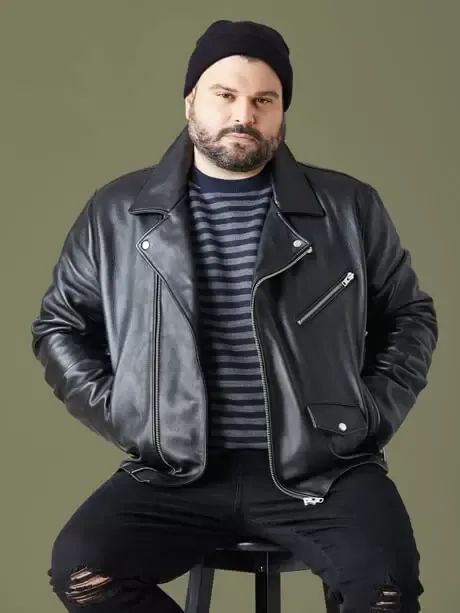 Male Fashion Plus Size, Men’s Casual Fashion Plus Size, Overweighted Outfits Men, Men’s Fashion Plus Size, Plus Size Men Leather Jacket, Plus Size Leather Jacket, Plus Size Male, Plus Size Goth, Leather Jacket Outfit Men