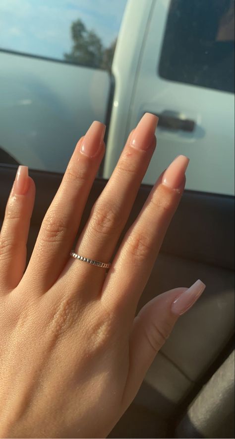 Peachy Nails Aesthetic, Nice Basic Acrylic Nails, Tan Color Acrylic Nails, Nails For Peach Dress, Light Tan Nails Acrylic, Simple Peach Nails, Acrylic Nails Tan Skin, Nail Ideas Peach Color, Neutral Peach Nails