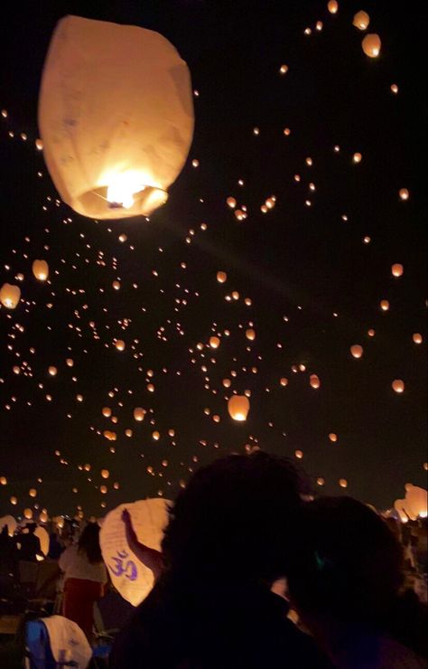 Love, cute, relationship Under The Stars Aesthetic, Happy Relationships Aesthetic, Lantern Festival Aesthetic, Anniversary Aesthetic, Aesthetic Relationship, Festival Aesthetic, Floating Lanterns, Sky Lanterns, Enchanted Evening