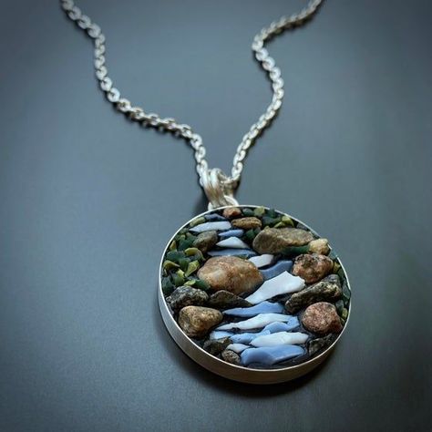 River Stone Jewelry, Stargazy Pie, River Jewelry, Acorn Gifts, Fimo Art, Resin Arts, Micro Mosaic Jewelry, Inexpensive Jewelry, Resin Jewelry Diy