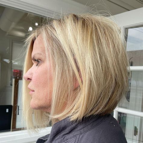 Are you a fan of bob haircuts? A lot of women love them since they are so low-maintenance while being so gorgeous, effortless, and easy to style. If y... Short Asymmetrical Bob, Curly Asymmetrical Bob, August Style, Modern Bob Haircut, Asymmetrical Bob Short, Graduated Bob Haircuts, Asymmetrical Bob Haircuts, Bob Cuts, Easy Hair Cuts