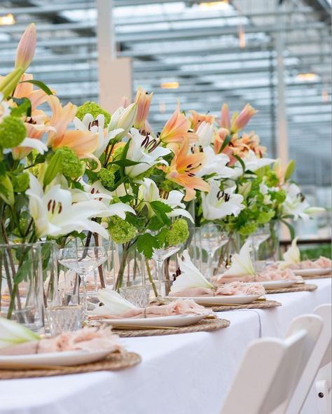 When it comes to selecting the perfect flower for your wedding day, the lily reigns supreme. With their elegant beauty, classic appeal, and versatile nature, lilies are the ideal choice for any bride looking to create a stunning and unforgettable wedding celebration.🤍 #bredefleur #bredefleurlelies #lilies #lily #floristic #lilyflowers #lilyarrangement #lilyaddiction #weddingseason #weddingdecor #weddingfloristry #bridalbouquet #weddingbouquet #weddingflowers Lily Flower Centerpieces, Lily Wedding Decor, Wedding Flowers Lilies, Lily Flower Wedding, Lilies Wedding, Flower Table Decorations, Bridal Wedding Flowers, Table Flower Arrangements, Wedding Decors