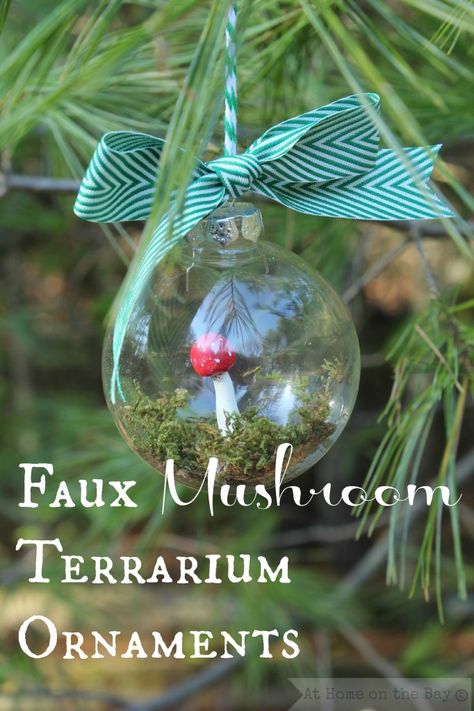 Diy Mushroom Ornaments, Crafty Ornaments, Mushroom Christmas Ornaments, Terrarium Ornaments, Mushroom Terrarium, Mushroom Christmas Tree, Mushroom Gifts, Fairy Christmas, Mushroom Crafts