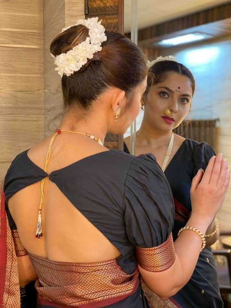 Maharashtrian Look, Sonali Kulkarni, Latest Blouse Neck Designs, Latest Bridal Blouse Designs, Nauvari Saree, Latest Blouse Designs Pattern, Saree Blouse Neck Designs, Backless Blouse Designs, New Saree Blouse Designs