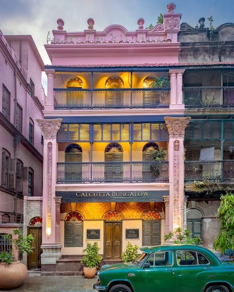 Calcutta Bungalow, Kolkata Houses, Houses Drawing, North Kolkata, Heritage Building, Hampi, Art Deco Architecture, Local Design, Couple Art