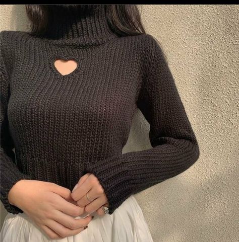 Black Knitwear, Crochet Top Outfit, Heart Clothes, Diy Vetement, Unique Sweaters, Crochet Clothing And Accessories, Crochet Fashion Patterns, Womens Turtleneck, Sweater Design