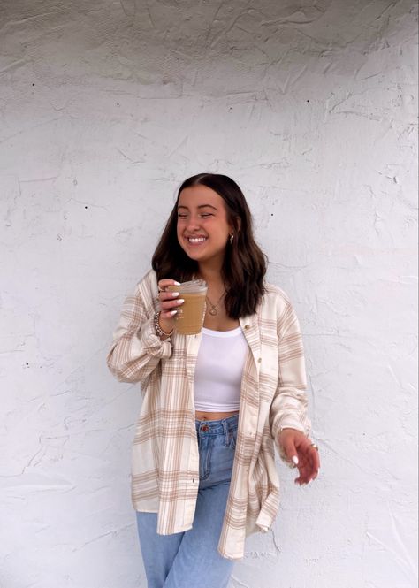 Cream Flannel Outfit, Beige Flannel Outfits, White Flannel Outfit, Coffee Pose, Aesthetic Flannel, Neutrals Aesthetic, Night Reception, Flannel Outfits Fall, Flannel Outfit