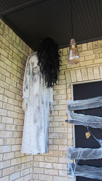 See more Diy Intestines Halloween, Ogie Bogie, Haunted House Ideas, Spooky Diy Halloween Decor, Halloween Bar, Easy Diy Halloween Decorations, Casa Halloween, Fun Office, Halloween Props Diy