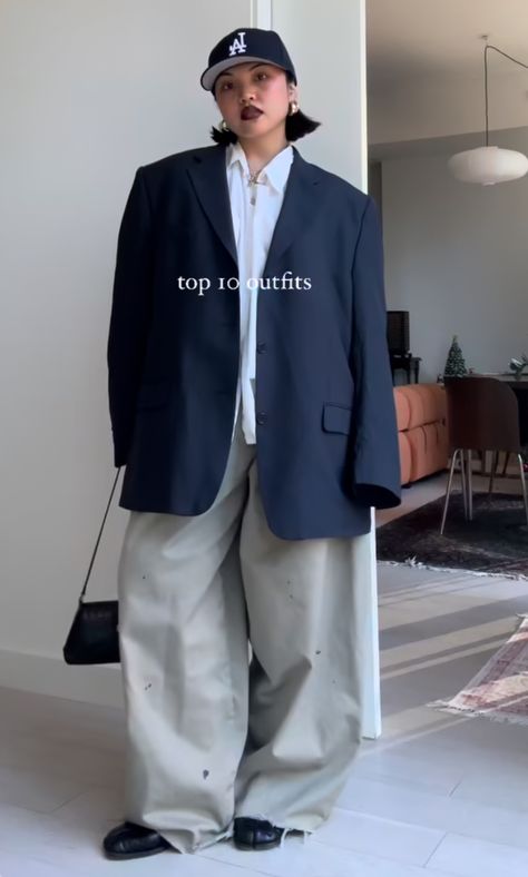 Street Blazer Outfit, Blue Jacket Outfits, Outfit With Blazer, Blue Pants Outfit, Elevated Streetwear, Baggy Pants Outfit, Outfit Modest, Fits Streetwear, Casual Professional