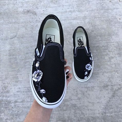 Painted Black Vans, Vans Painted Shoes Ideas, Diy Vans, Custom Vans Slip On, Embroidered Vans, Vans Floral, White Slip On Vans, Rose Vans, Vans Custom