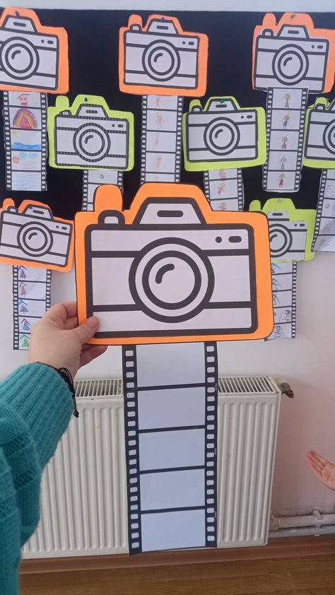 Camera Bulletin Board Ideas, Creative Curriculum Camera Study, Deco Cinema, Camera Crafts, Fathersday Crafts, Kindergarten Social Studies, English Teaching Materials, Creative Curriculum, Preschool Arts And Crafts