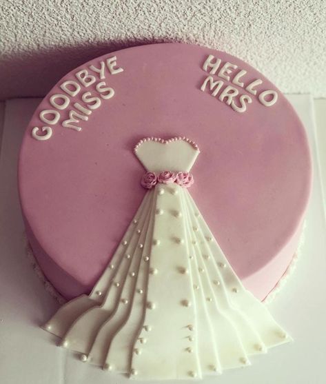 Cake Idea For Bachelorette Party, Cake Bride To Be Funny, Cake Bridal Shower Funny, Cakes For Bachelorette Party, Bachelor Cake Bride, Bachlorette Cakes Ideas The Bride, Bachelor Party Cake Ideas, Bridal Cakes Ideas Simple, Spinster Cake