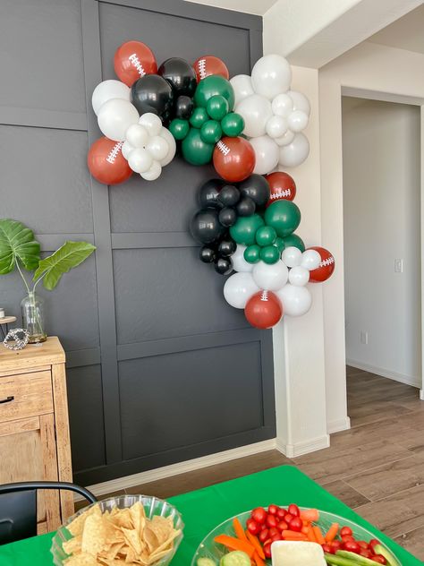 Football Garland Balloon, Football Birthday Party Balloon Arch, Super Bowl Party Balloons, Football Theme Balloon Decor, Football Birthday Balloon Garland, Eagles Balloon Garland, Football Themed Balloon Arch, First Year Down Football Birthday Balloons, Sport Balloon Arch