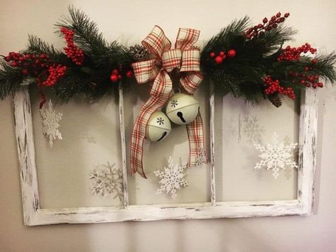 Old Window Winter Ideas, 3 Pane Window Ideas Decor, 8 Pane Window Ideas, Repurpose Windows Ideas, Old Window Decoration, Craft Ideas For Old Windows, Window Pane Christmas Ideas, Old Window Christmas Decor Ideas, Diy Window Crafts