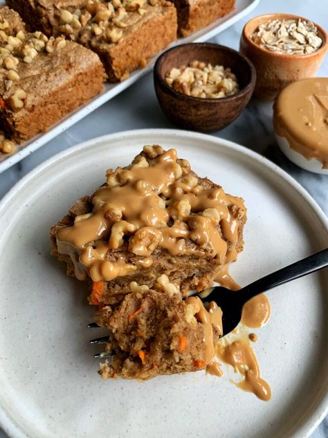 Vegan Carrot Cake Oatmeal, Carrot Cake Baked Oatmeal, Popular Breakfast Recipes, Banana Bread Baked Oatmeal, No Bake Oatmeal Bars, Baked Oatmeal Healthy, Vegan Carrot Cake, Carrot Cake Oatmeal, Healthy Carrot Cakes