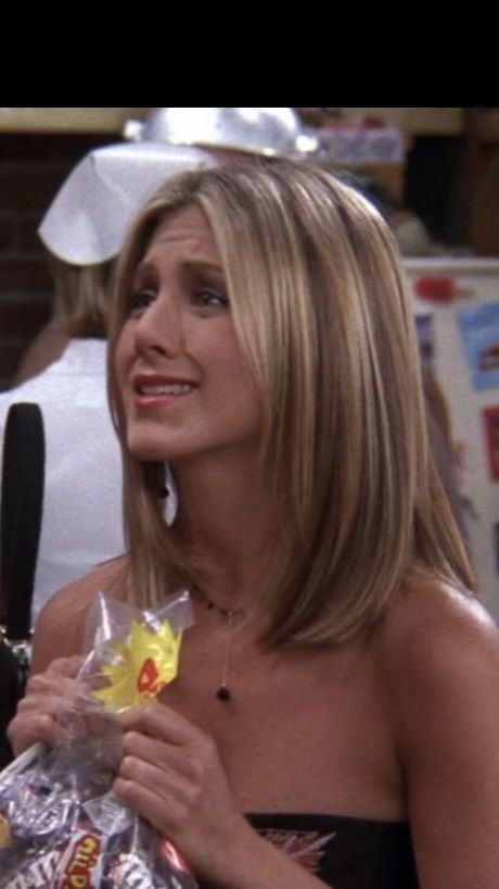 Layered Hair Rachel Green, 90s Blowout Hair Rachel Green, Jennifer Aniston Hair 90s Layers Short, Jennifer Aniston Short Hair Friends, Jennifer Aniston Hair Friends Season 5, Rachel Hair, Mid Length Hair With Layers, Mid Length Hair, Rachel Green