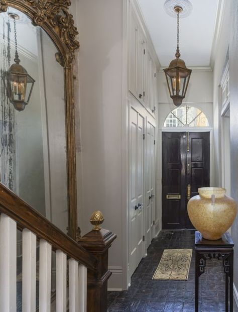 Stark New Orleans Bathroom, New Orleans Townhouse, Creole Townhouse, Creole House, New Orleans Interior Design, Antique Floor Mirror, New Orleans Bars, Wood Truss, Hickory Chair