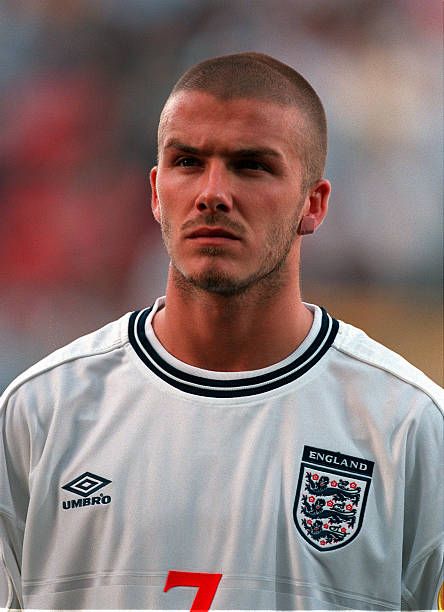 England Mens Football Team, David Beckham 2000s, David Beckham Bald, David Beckham Buzzcut, David Beckham Aesthetic, Young Beckham, David Beckham 90s, Young David Beckham, David Beckham England