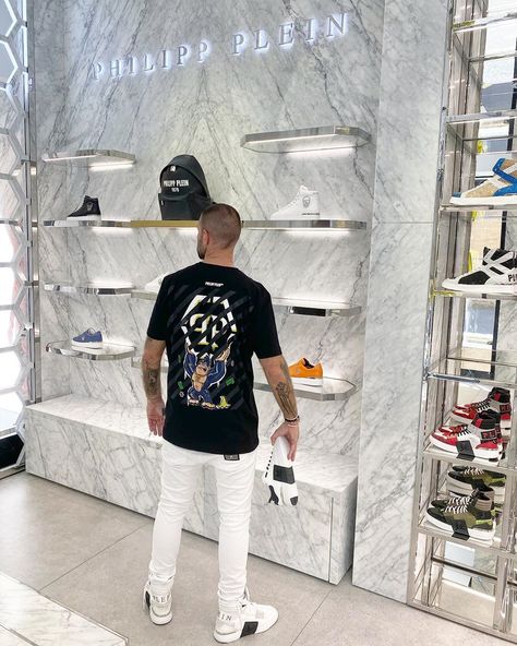 Supreme Streetwear, Sneakers Addict, Urban Streetwear, Philipp Plein, Rome, Palace, Versace, Mens Graphic, Boutique