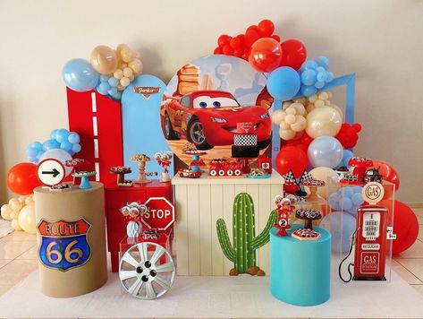 Cars Baby Shower Theme Disney, Disney Cars Birthday Decorations, Hot Wheels Themed Birthday Party, Flash Mcqueen, Cars Birthday Party Decorations, Cars Birthday Party, Boys Birthday Party Decorations, Disney Cars Party, Cars Birthday Invitations