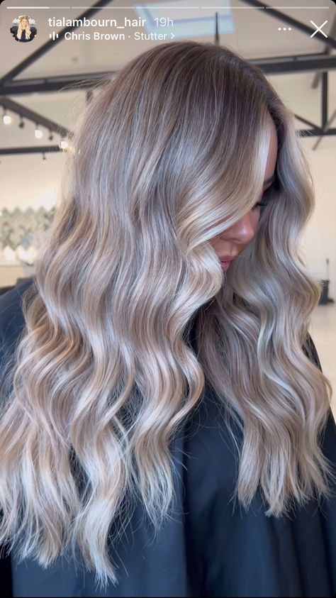 Champagne Hair Balayage, Extra Long Blonde Hair With Layers, Frosty Blonde Balayage, Light Ashy Blonde Hair, Ashy Dirty Blonde Hair, Foilyage Hair, Blended Blonde Balayage, Natural Dark Blonde Hair, Cool Highlights