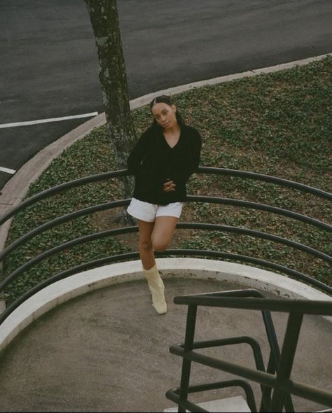 Solange Style, Solange Knowles Style, Cranes In The Sky, Big Girl Clothes, Solange Knowles, Black Excellence, Photography Inspo, Picture Poses, Photo Poses