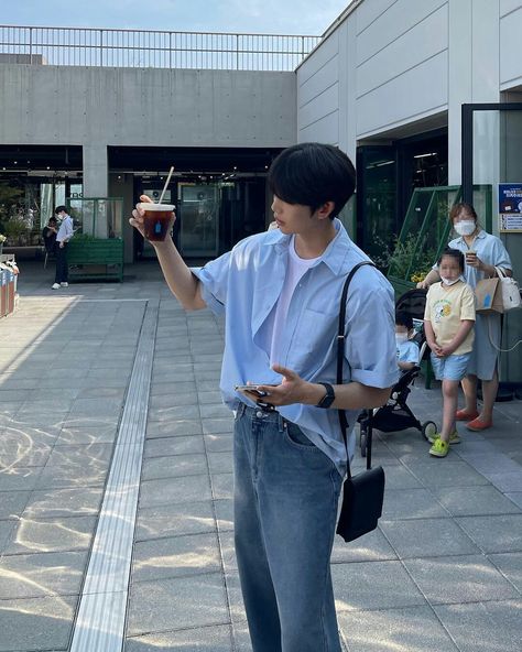 Aesthetic Summer Outfits Korean Men, Casual Kpop Outfits Men, South Korean Mens Fashion, Korean Fashion Men Casual Outfit Summer, Korean Men Summer Fashion, Korean Men Summer Outfit, Korean Fashion Men Summer, Men Concert Outfit, Korean Summer Outfits Men