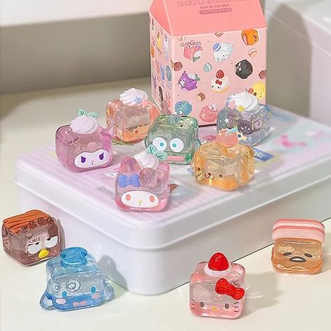 Nanci Rolife, Car Ornaments Diy, Sanrio Toys, Dessert Mini, Family Desserts, Kitten Wallpaper, Car Diy, Hello Kitty Toys, Simple Character