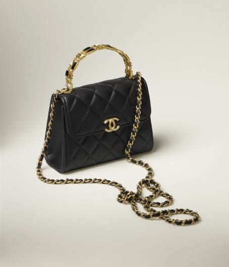 Chanel Small Bag, Chanel Clutch, Mode Chanel, Chanel Store, Chanel Casual, Fashion Chanel, Chanel Official, Chanel Official Website, Couture Mode