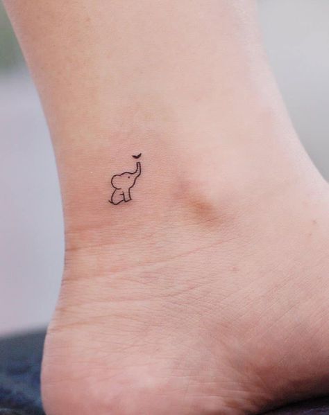 Tiny Tattoos With Meaning, Tiny Tattoos For Women, Tattoo Placements, Tato Henna, Ankle Tattoos For Women, Small Girl Tattoos, Small Tattoos Simple, Inspiration Tattoos, Medusa Tattoo