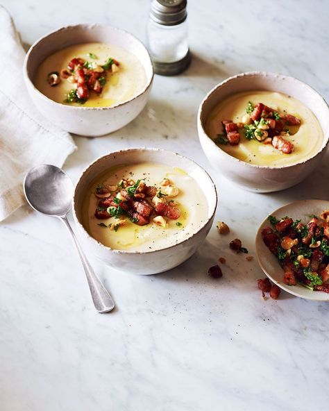 If you've always thought soup couldn't be decadent, you need to try this rich combination of parsnips, truffle oil, bacon and hazelnuts. Simple Soups, Food Entrees, Everyday Dinners, Diner Menu, Parsnip Soup, Fine Dining Recipes, Truffle Oil, Creamy Soup, Bacon Recipes