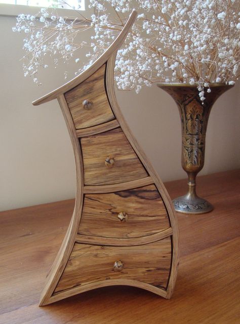 Crooked Furniture, Funny Furniture, Bandsaw Boxes, Intarsia Wood Patterns, Oak Branch, Weird Furniture, Wood Art Diy, Unique Furniture Design, Whimsical Furniture