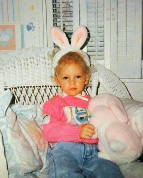 Taylor Swift Childhood, Rare Taylor Swift, Young Taylor Swift, Taylor Swift Fotos, Baby Taylor, American Queen, Blonde Cat, Taylor Swift Cute, Estilo Taylor Swift