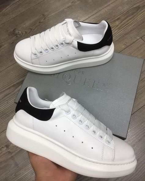 Swag Shoes For Women, Trendy Shoes For Women Casual, Tenis Aesthetic, Classy Sneakers, Trend 2025, Casual Shoes Women Sneakers, Trendy Shoes Sneakers, White Nike Shoes, Pretty Shoes Sneakers