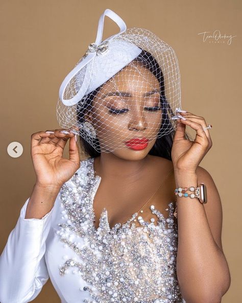 Facinators Wedding, Fascinator Styles, Nigerian Wedding Makeup, Headpiece Ideas, Brides Outfit, Today Planner, Civil Wedding Dress, Fascinator Hats Diy, Black Wedding Hairstyles