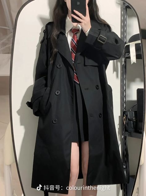 Trench Coat Asian, Detective Outfit, Modest Girly Outfits, School Uniform Fashion, School Uniform Outfits, Academia Style, Long Black Coat, Sister Outfits, Korean Casual Outfits