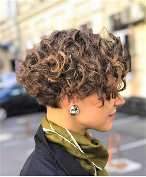 Short Layered Curly Hair, Short Curly Bob Hairstyles, Short Permed Hair, Short Curly Hairstyles For Women, Short Wavy Haircuts, Curly Pixie Hairstyles, Curly Pixie Haircuts, Bob Haircut Curly, Short Curly Hairstyles