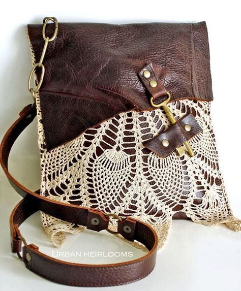 Festival Bag Essentials, Bag Accessories Diy, Leather Wallet Pattern, Leather Bag Pattern, Embellished Bags, Diy Handbag, Boho Purses, Festival Bag, Crochet Bags Purses