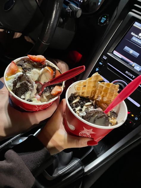 Aesthetic Yogurt, Yogurt Land Aesthetic, Frozen Yogurt Date Aesthetic, Frozen Yougart Aesthetic, Frozen Yogurt Aesthetic, Sweet Frog Frozen Yogurt, Mcdonald’s Yogurt Parfait, Sweet Frog, Homemade Snacks