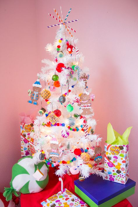 Create a candy and sweet treat themed Christmas tree filled with handmade ornaments with these fun craft ideas! #candytree #themedtree #Christmastree #Christmastreeideas #diyornaments #candyornaments #christmasornaments Candy Themed Christmas Tree, Candy Themed Christmas, Themed Christmas Tree, Candy Christmas Tree, Pretty Christmas Trees, Christmas Trees For Kids, Christmas Tree Decorating Themes, Unique Christmas Trees, Cool Christmas Trees