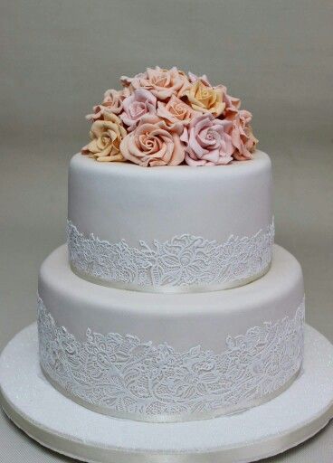 Cake Topper Flowers, Bridal Cake, Lace Cake, Cake Style, Wedding Stills, Ice Cake, Lace Wedding Cake, Cake Flowers, Cake Lace