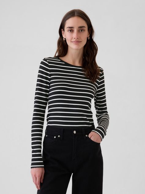 Modern Crewneck T-Shirt | Gap Black Striped Shirt, 2023 Outfits, Tanks Tops, Stripped Tops, Costume Inspo, Classic Women, Autumn 2024, T-shirts & Tank Tops, Women's T Shirts