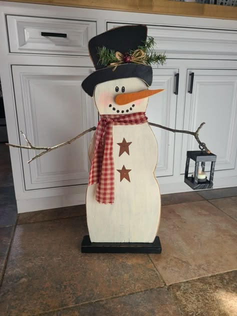 Christmas Wood Crafts Outdoor, Wood Snowman Crafts Diy, Wood Snowmen Crafts, Wooden Snowman Crafts Wood Patterns, Wooden Snowmen Diy, Wood Snowman Crafts, Snowman Wood Crafts, Wood Snowman Diy, Diy Wooden Snowman