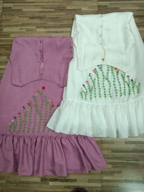 Cotton Frocks For Kids, Beautiful Frocks, Latest Maxi Dresses, Simple Frock Design, Floral Frocks, Casual Frocks, Simple Frocks, Cotton Frocks