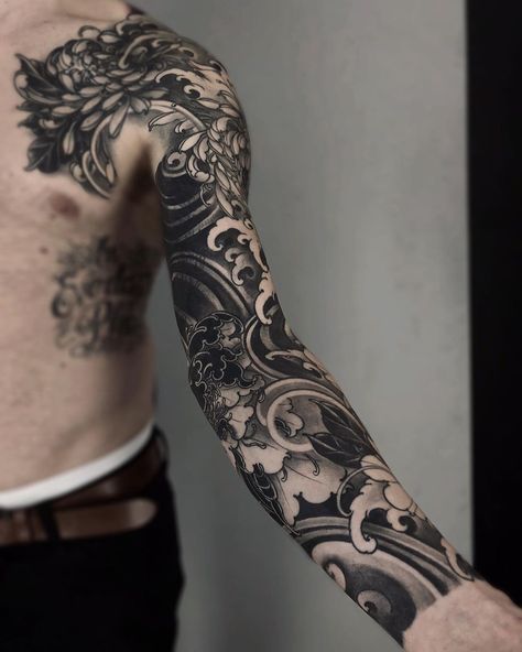 Image may contain: one or more people and closeup Realism Shoulder Tattoo, Yakuza Tattoo, Full Sleeve Tattoo Design, Thai Tattoo, Boris Vallejo, Irezumi Tattoos, Flower Tattoo Sleeve, Greek Tattoos, Japanese Sleeve Tattoos