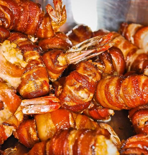 Bacon Wrapped Stuffed Shrimp, Shrimp Fajitas Recipe, Bacon Wrap Shrimp Recipes, Adobe Sauce, Stuffed Shrimp, Wrapped Shrimp, Bacon Crisps, Prawn Dishes, Restaurant Style Recipes